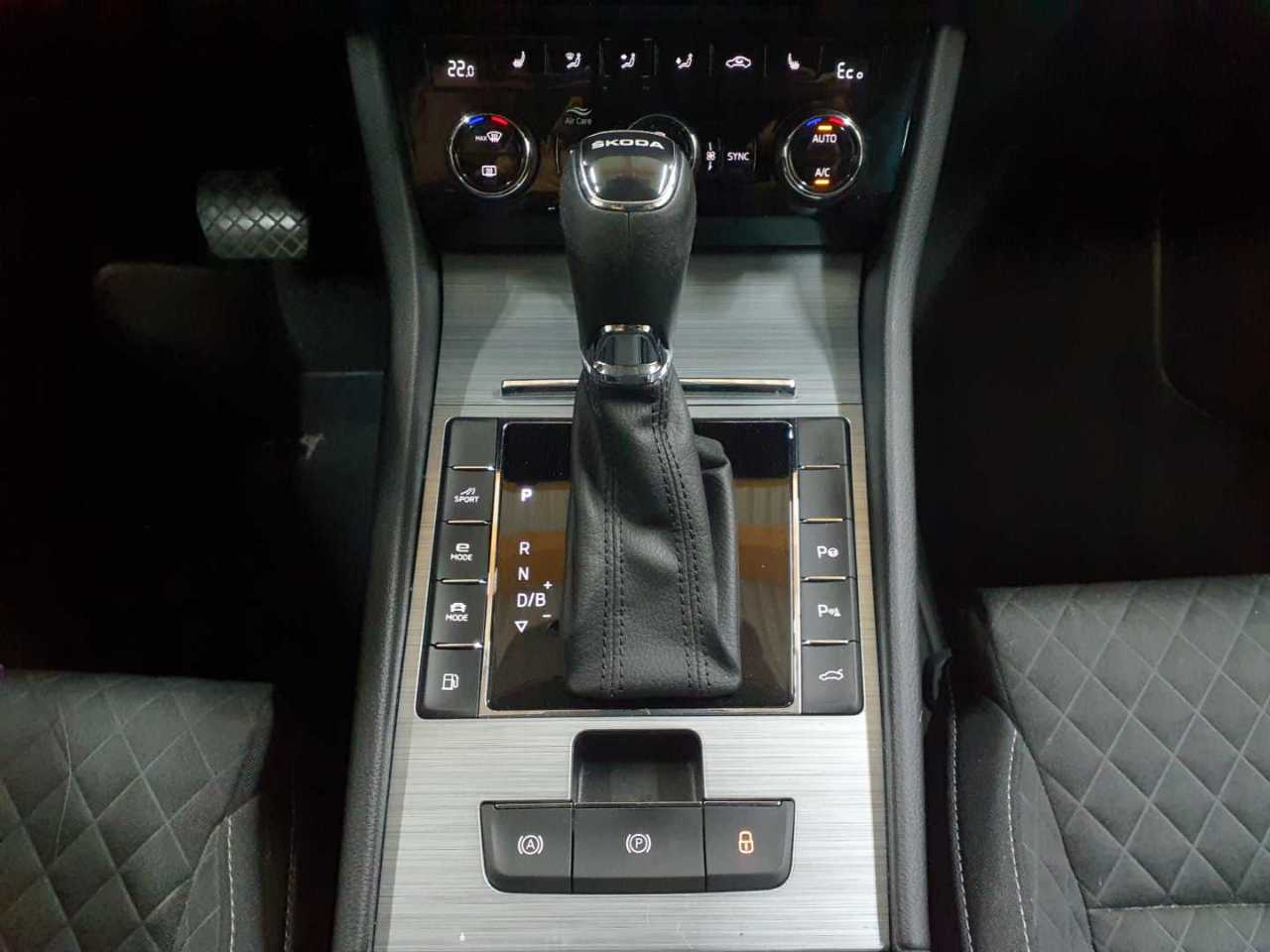 Skoda Superb Combi 1.4 TSI iV DSG Ambition 10