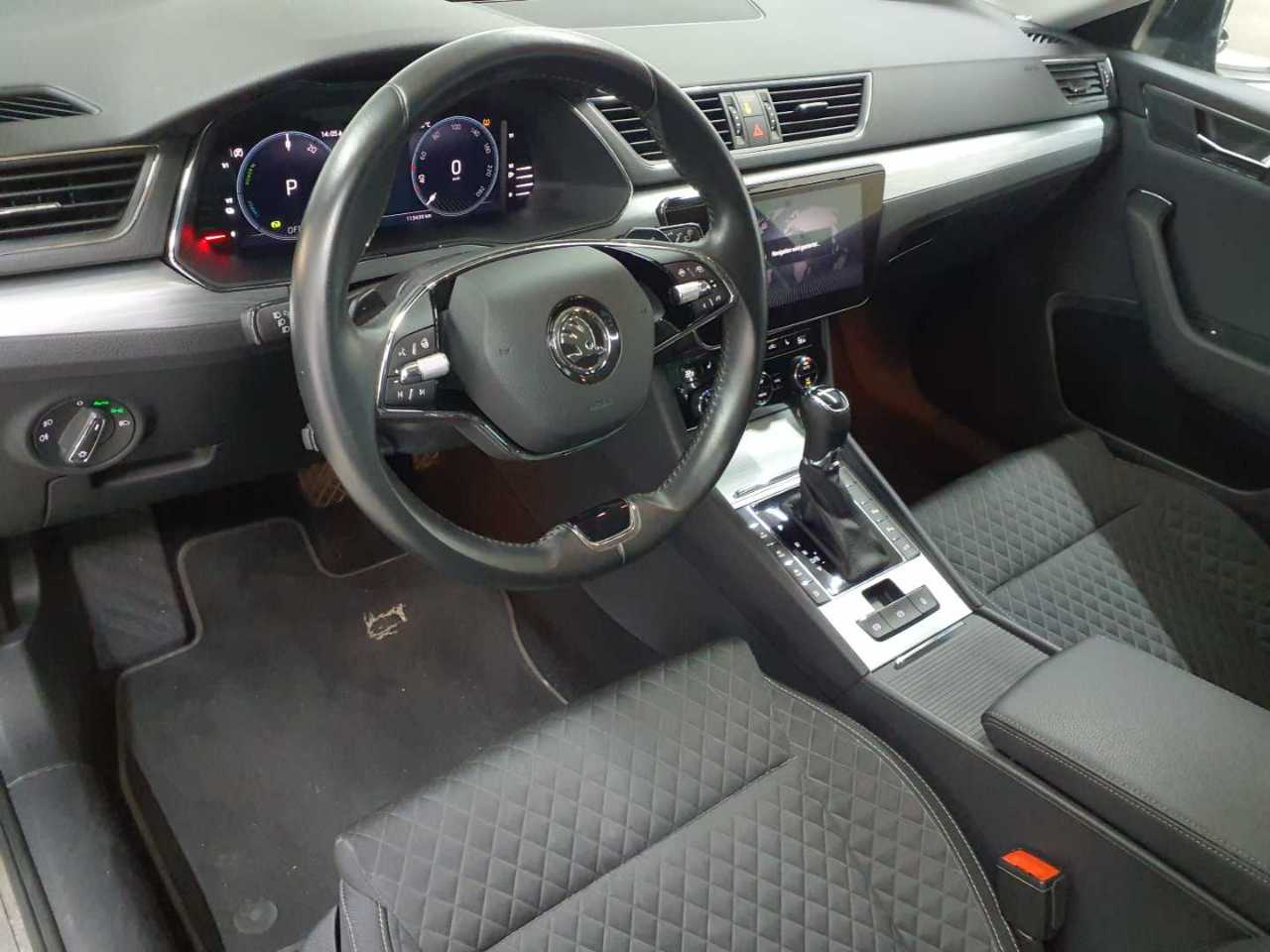 Skoda Superb Combi 1.4 TSI iV DSG Ambition 9
