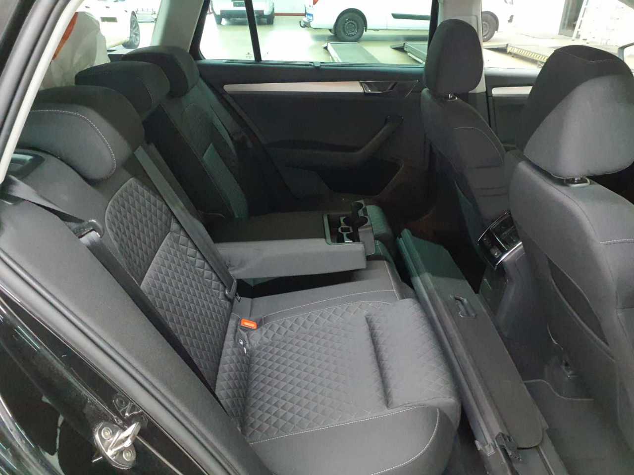 Skoda Superb Combi 1.4 TSI iV DSG Ambition 13