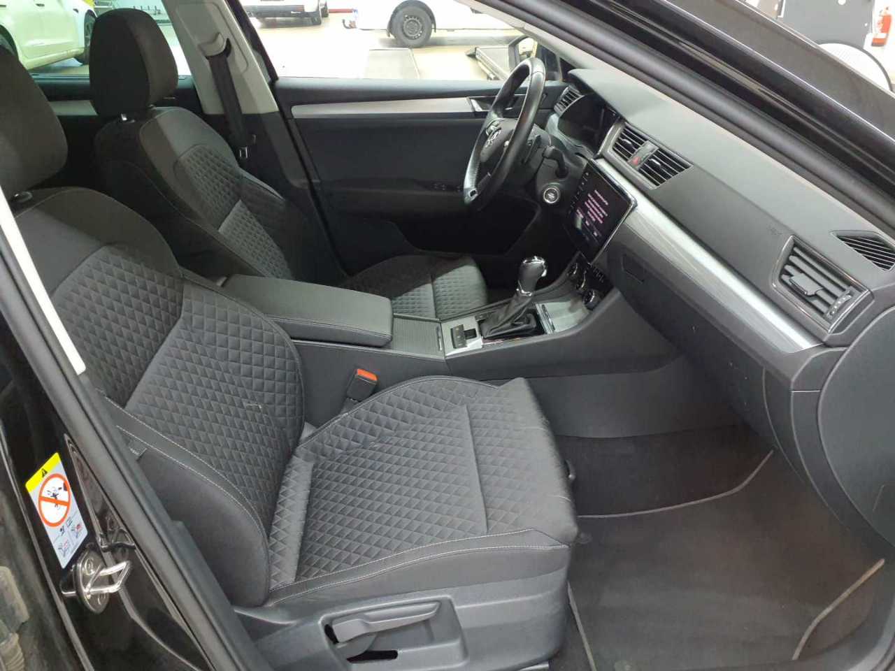 Skoda Superb Combi 1.4 TSI iV DSG Ambition 7