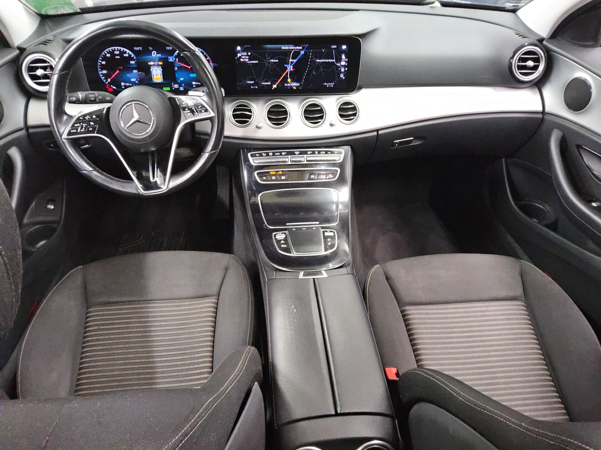 Mercedes-Benz E 300 T de Avantgarde Navi Widescreen Pano AHK 5
