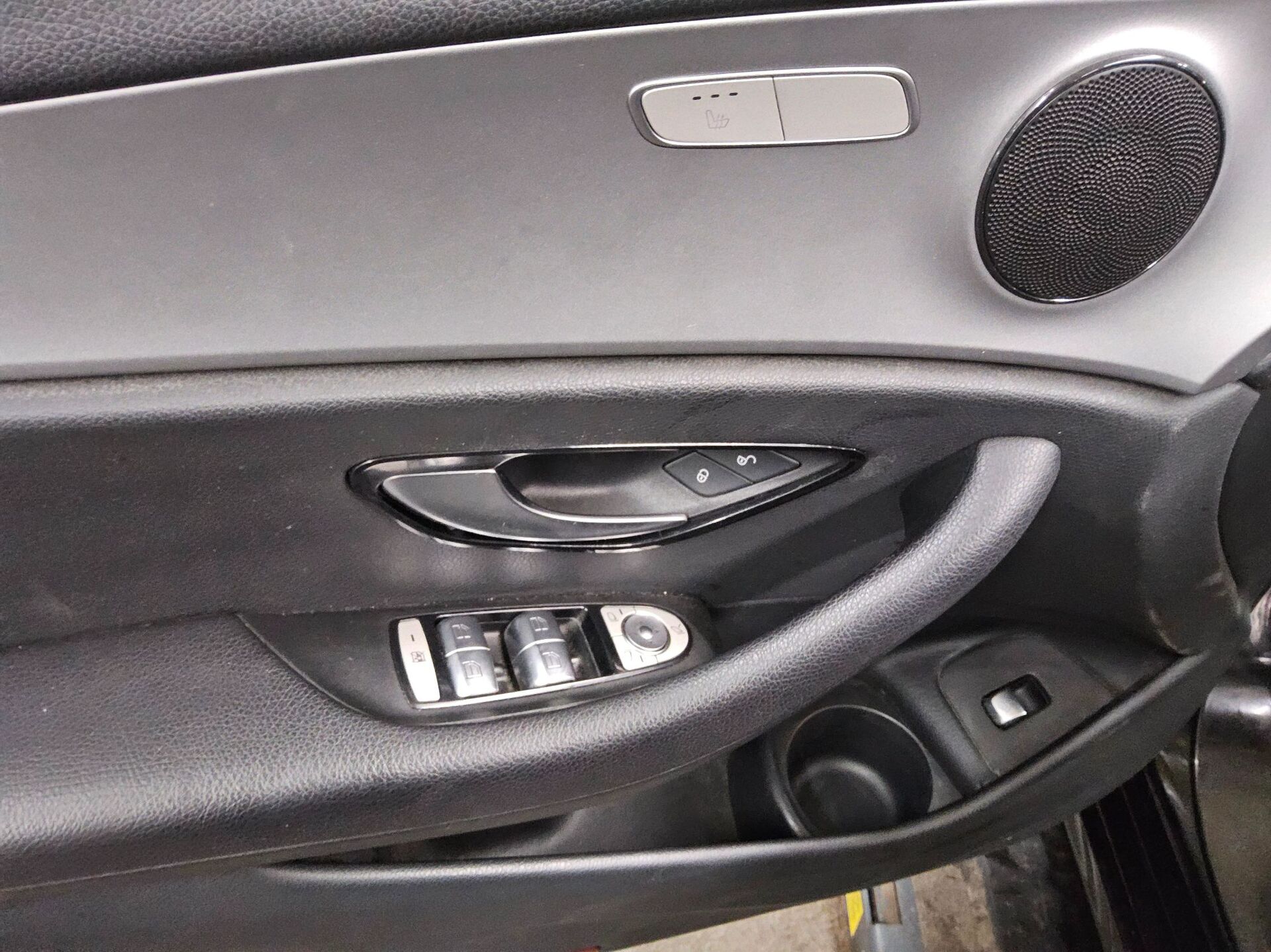 Mercedes-Benz E 300 T de Avantgarde Navi Widescreen Pano AHK 10