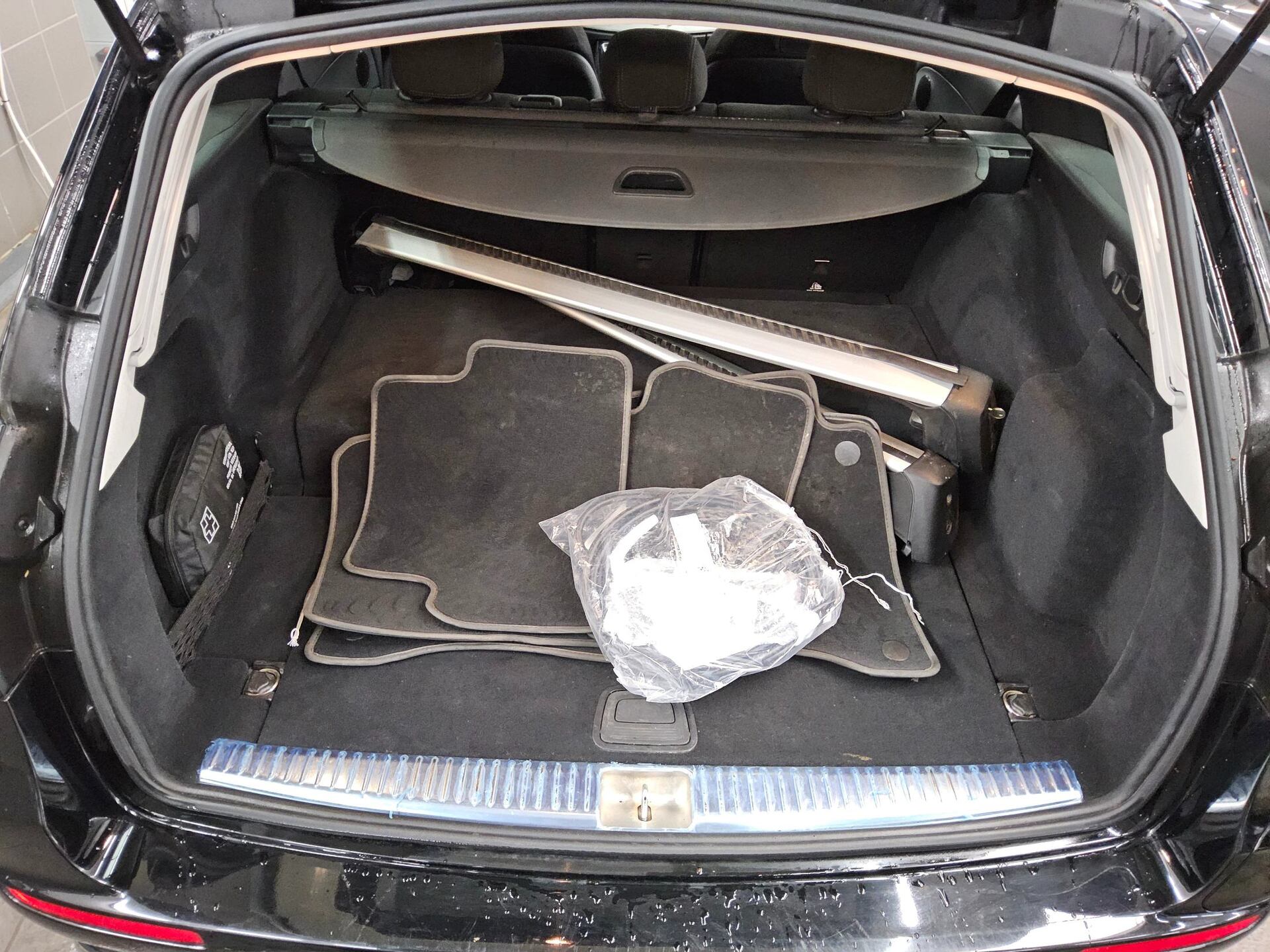 Mercedes-Benz E 300 T de Avantgarde Navi Widescreen Pano AHK 13