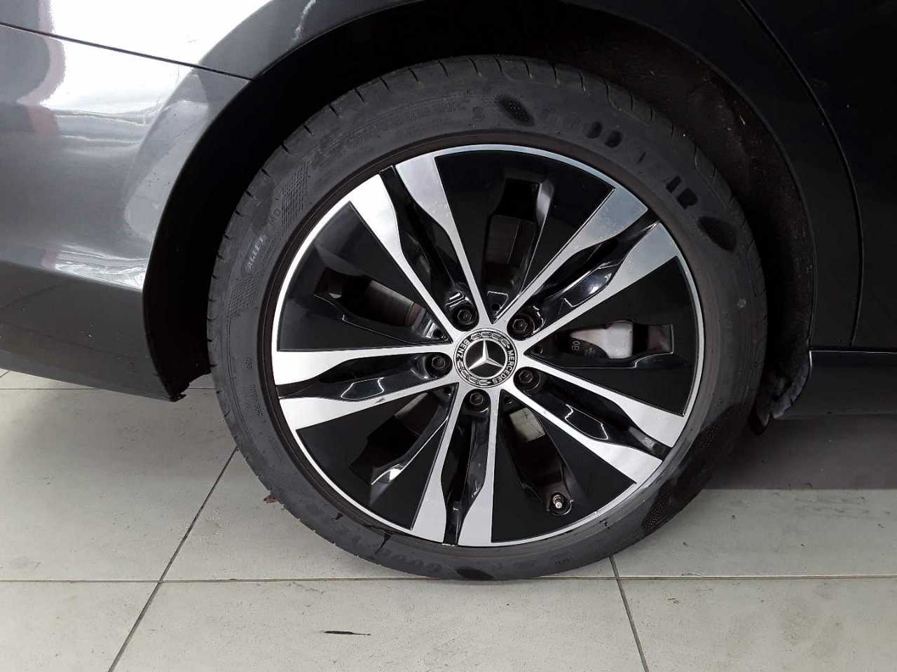 Mercedes-Benz C 300 e T 9G-TRONIC Avantgarde 19