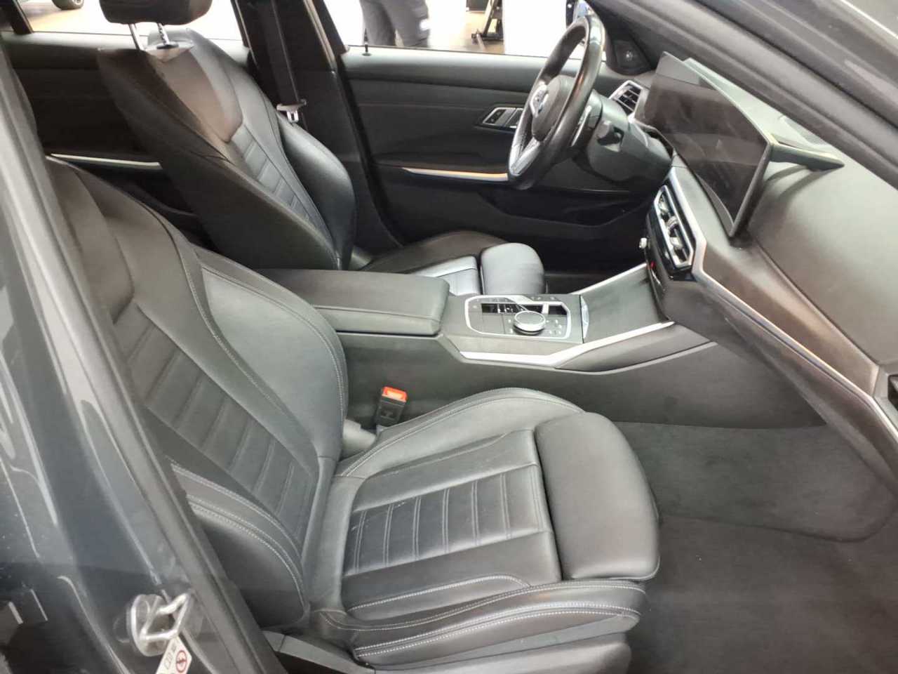 BMW 320i Aut. 8