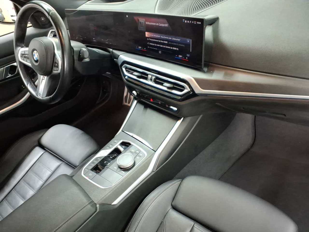 BMW 320i Aut. 9