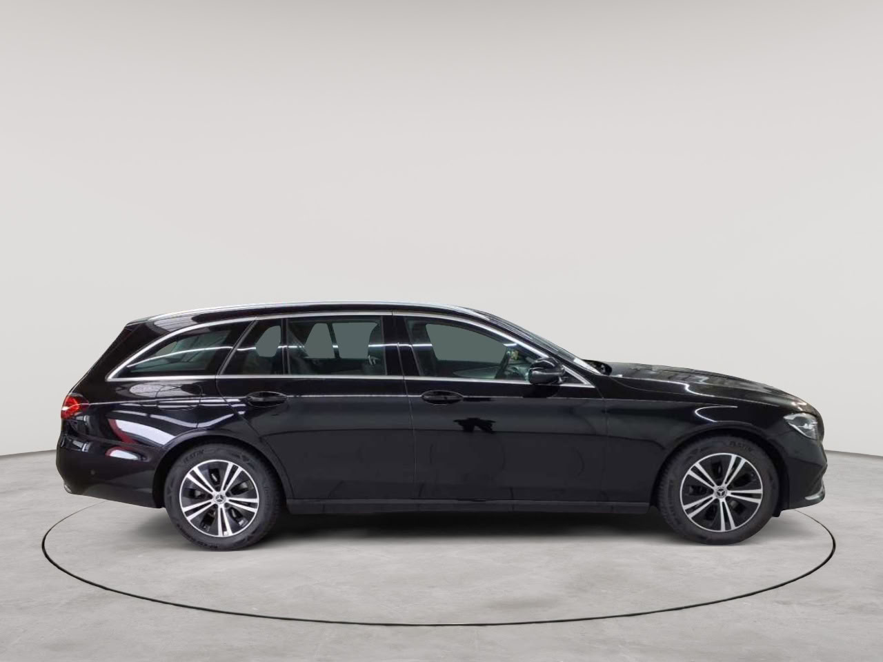 Mercedes-Benz E 220 d 4Matic T 9G-TRONIC Avantgarde 3