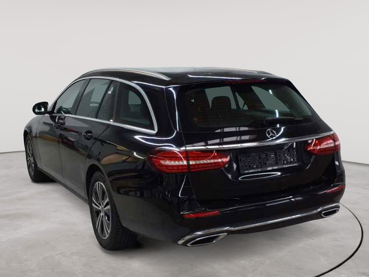 Mercedes-Benz E 220 d 4Matic T 9G-TRONIC Avantgarde 5