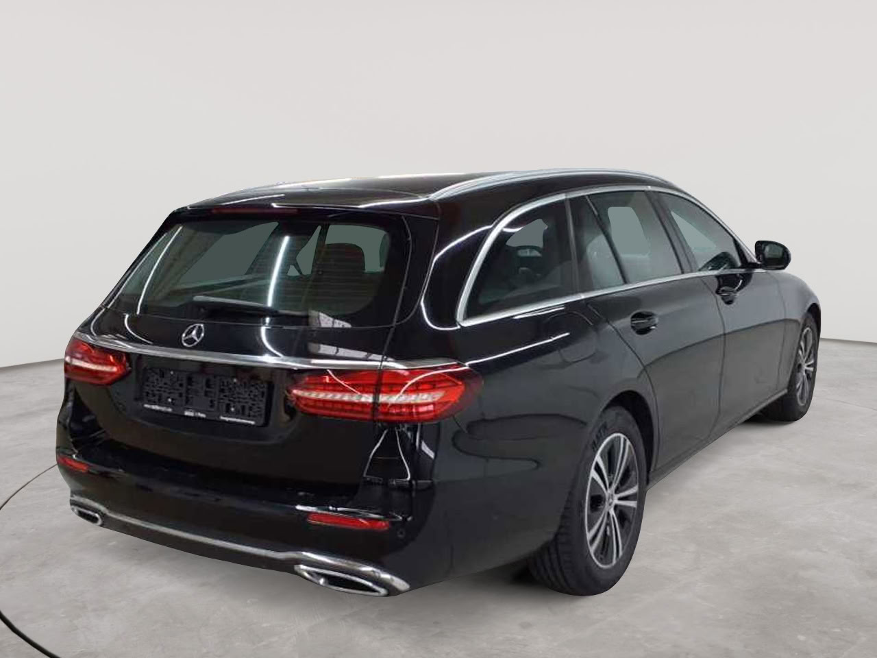 Mercedes-Benz E 220 d 4Matic T 9G-TRONIC Avantgarde 4
