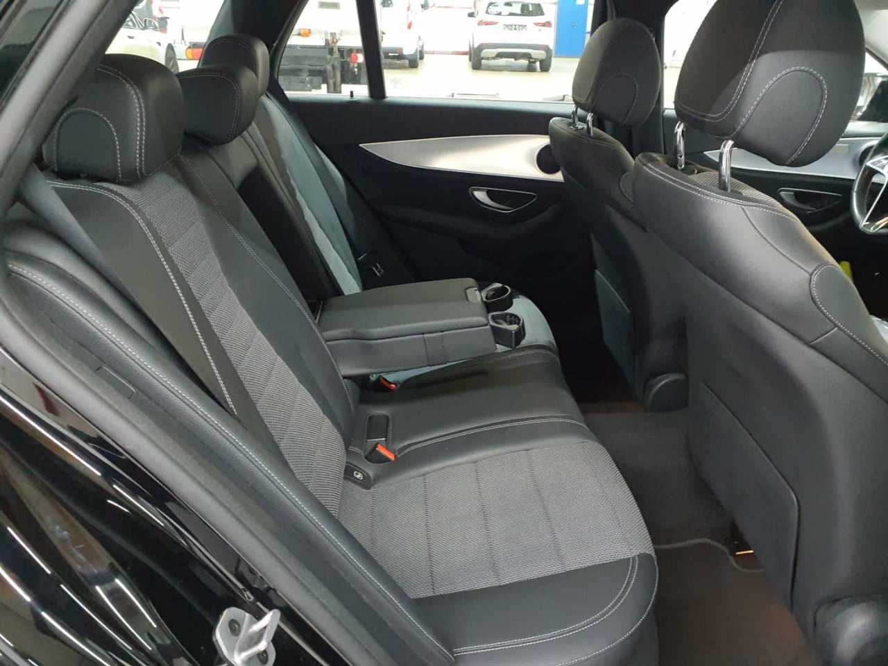 Mercedes-Benz E 220 d 4Matic T 9G-TRONIC Avantgarde 13