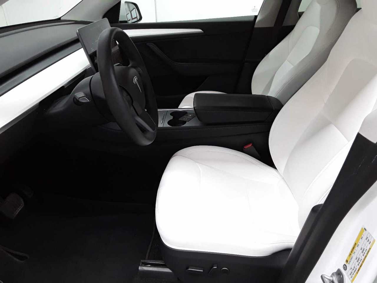 Tesla Model Y Long Range Dual Motor AWD 7