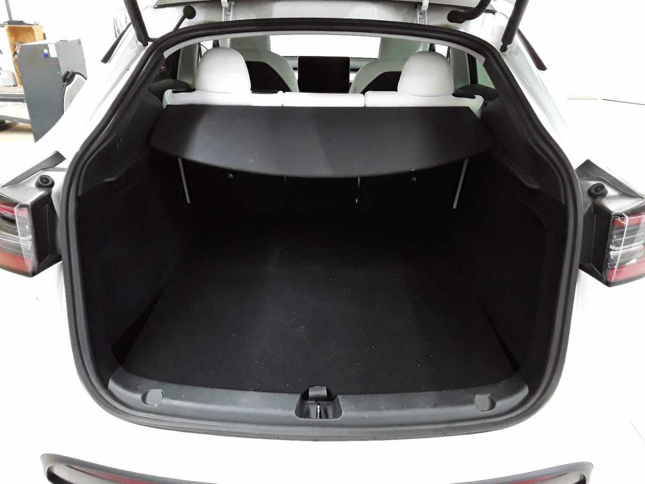 Tesla Model Y Long Range Dual Motor AWD 15