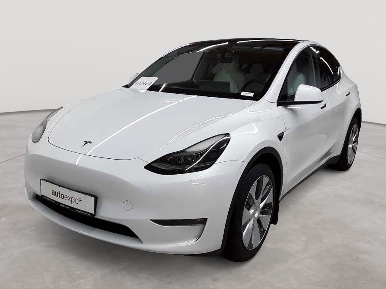 Tesla Model Y Long Range Dual Motor AWD 2