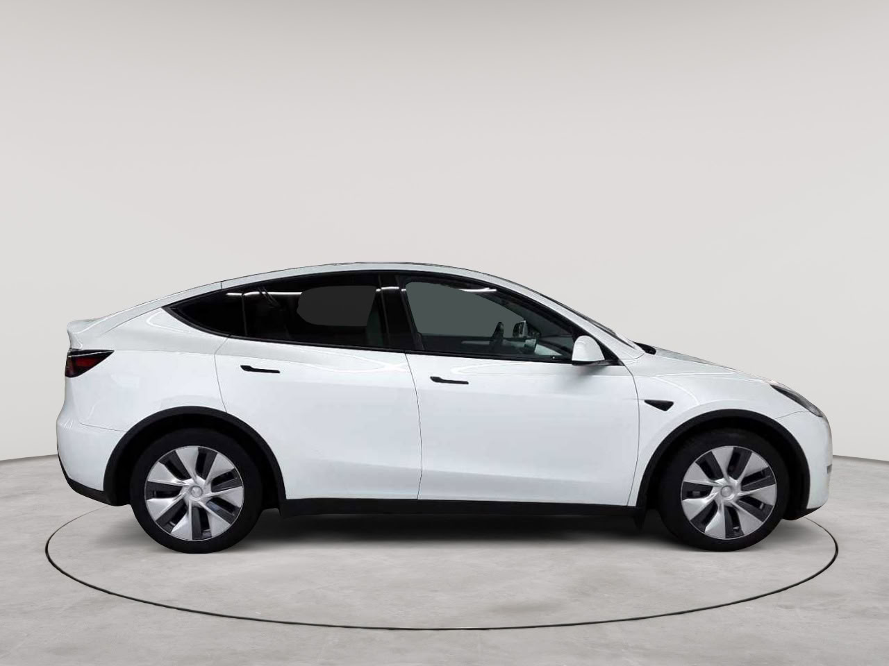 Tesla Model Y Long Range Dual Motor AWD 3