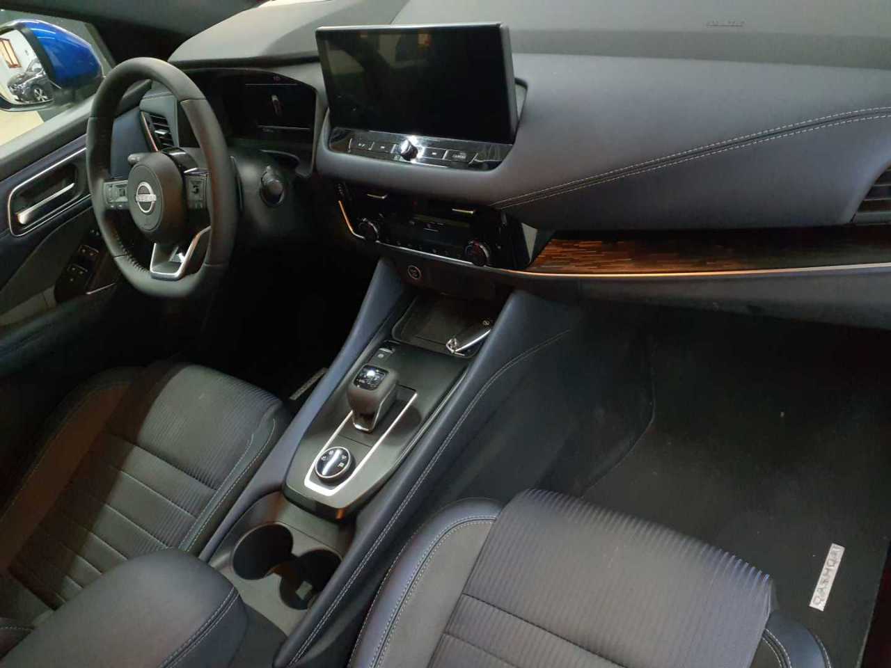 Nissan Qashqai 1.3 DIG-T 4x4 MHEV Xtronic Tekna 9