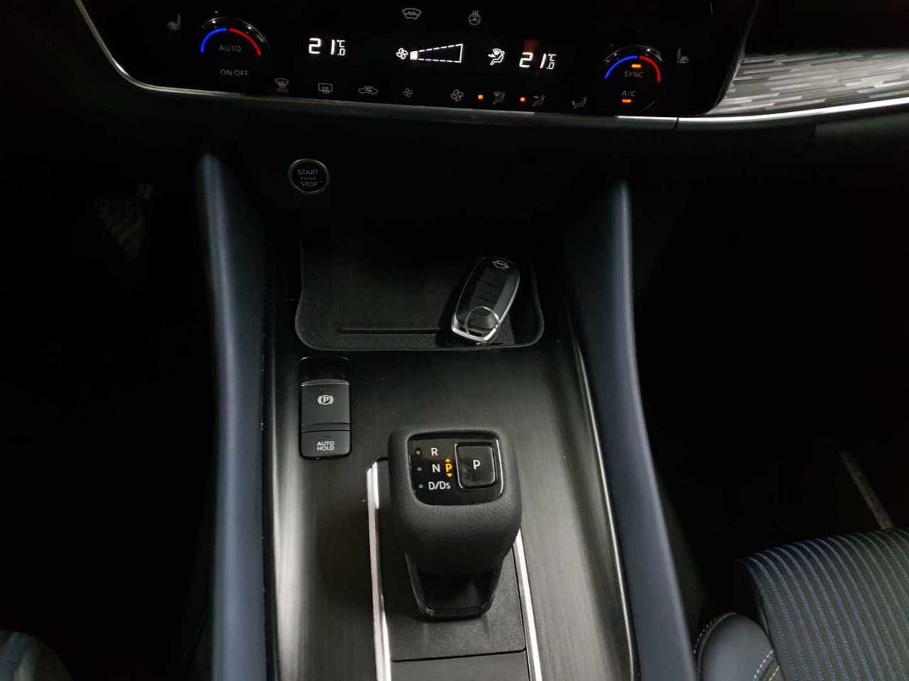 Nissan Qashqai 1.3 DIG-T 4x4 MHEV Xtronic Tekna 10