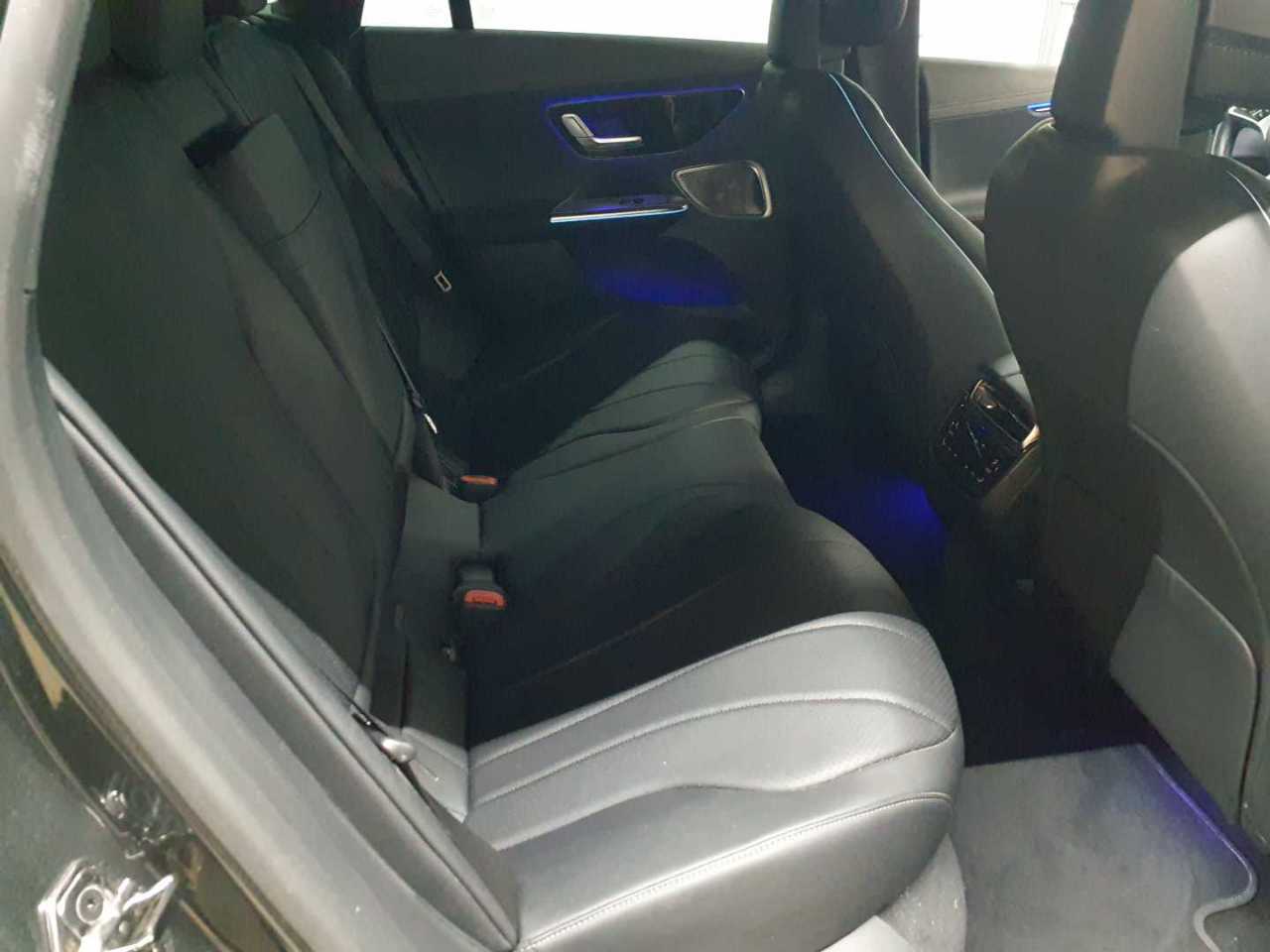 Mercedes-Benz EQE 350 Electric Art 14