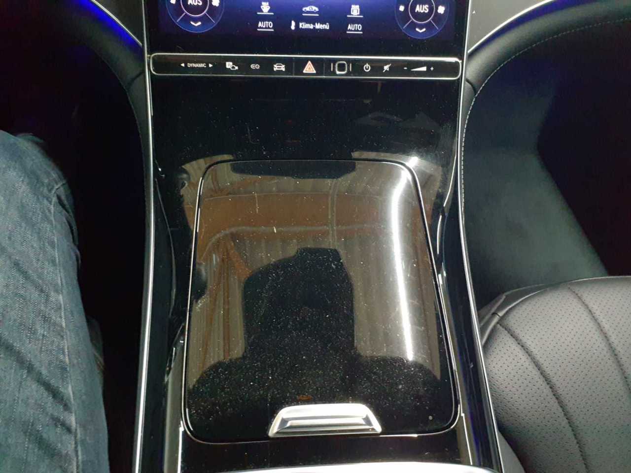 Mercedes-Benz EQE 350 Electric Art 10