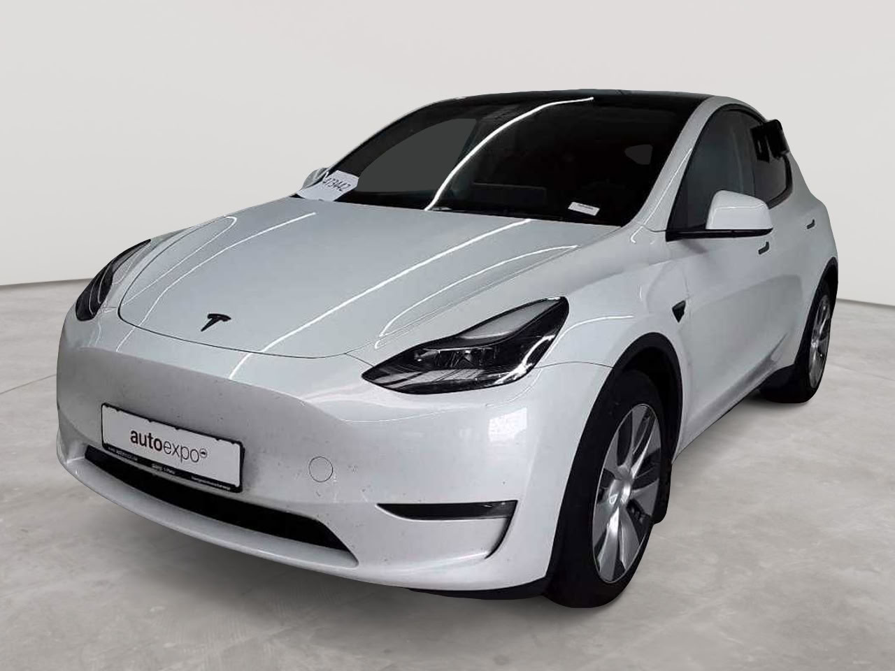 Tesla Model Y Long Range Dual Motor AWD 2