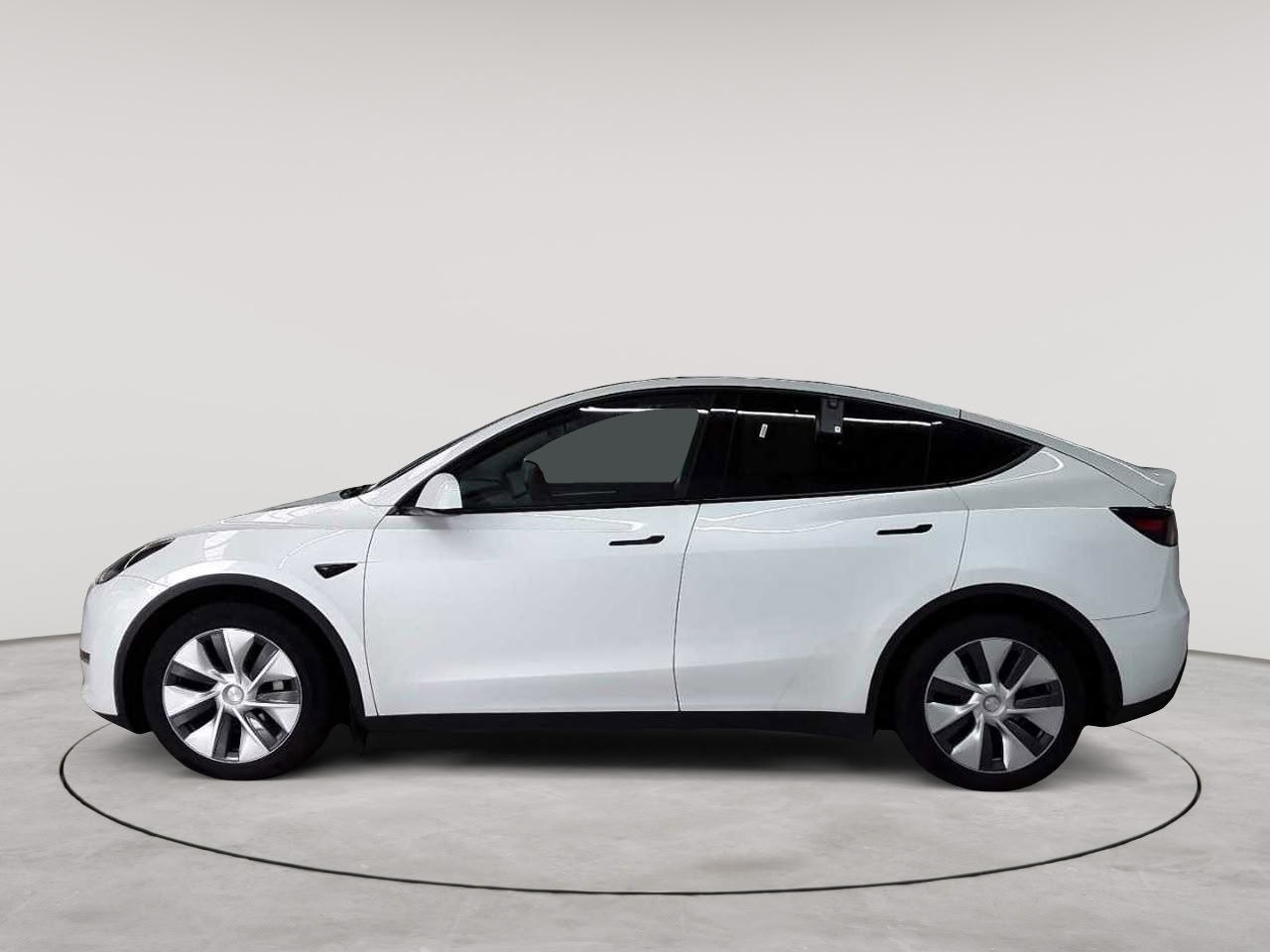 Tesla Model Y Long Range Dual Motor AWD 6