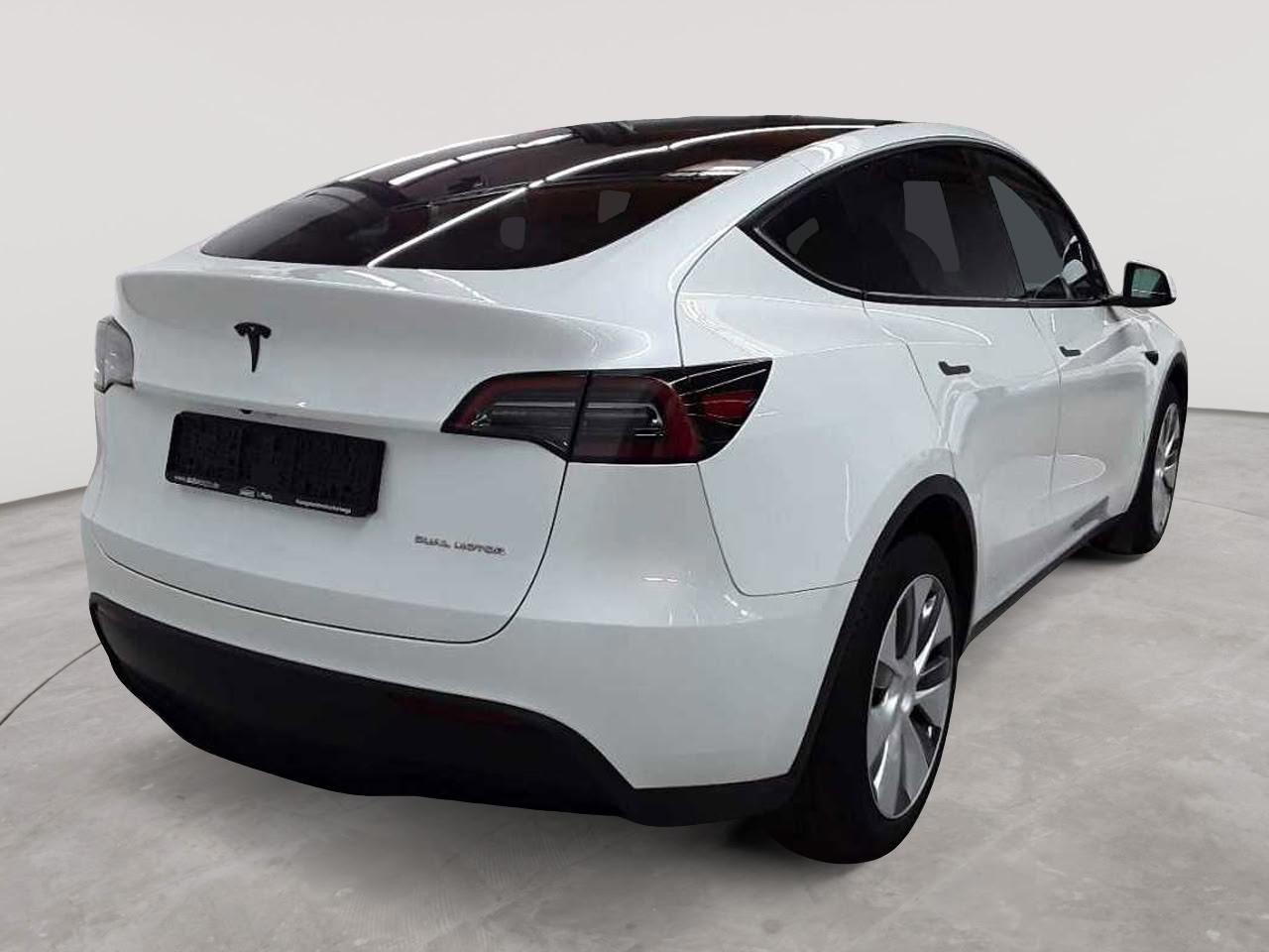 Tesla Model Y Long Range Dual Motor AWD 4