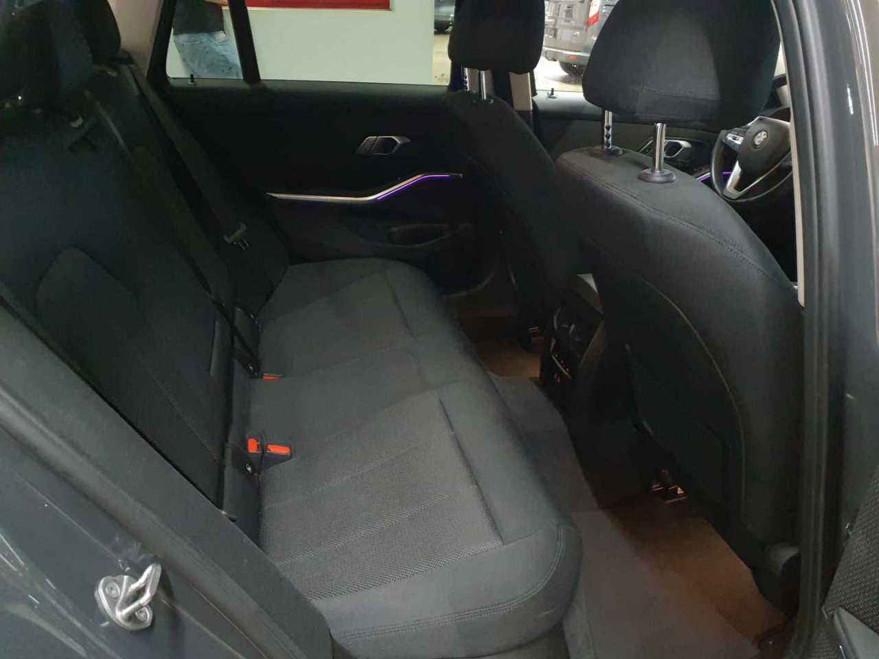 Bmw 318d Touring Advantage 14