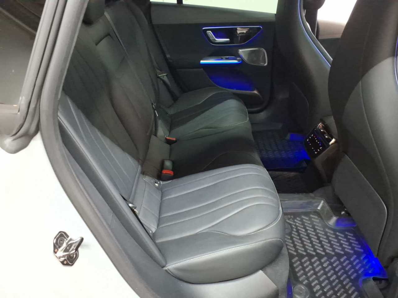 Mercedes-Benz EQE 500 4Matic AMG Line 14