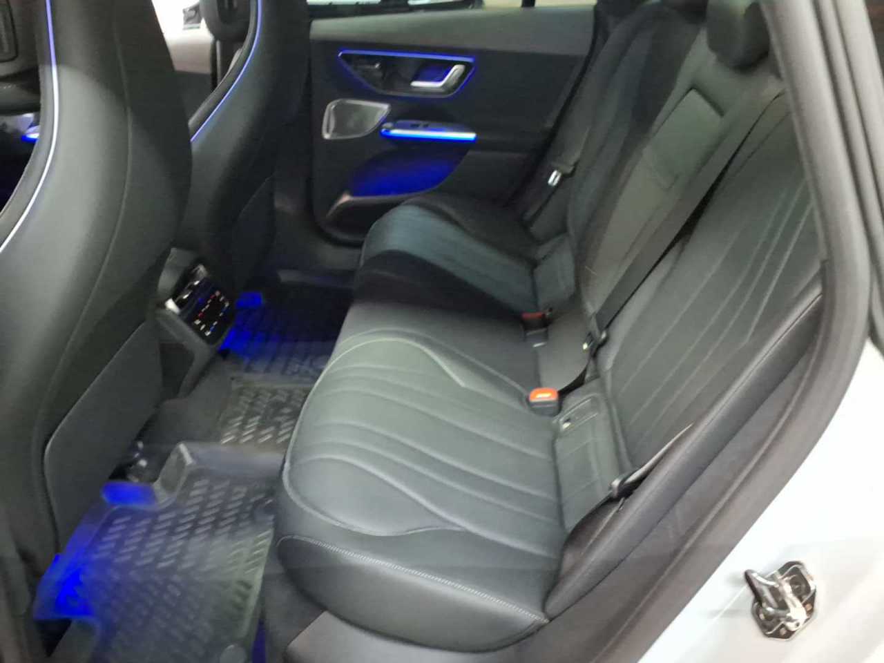 Mercedes-Benz EQE 500 4Matic AMG Line 13