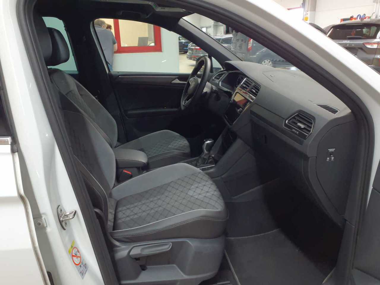 Vw Tiguan 1.5 TSI OPF DSG R-Line 8