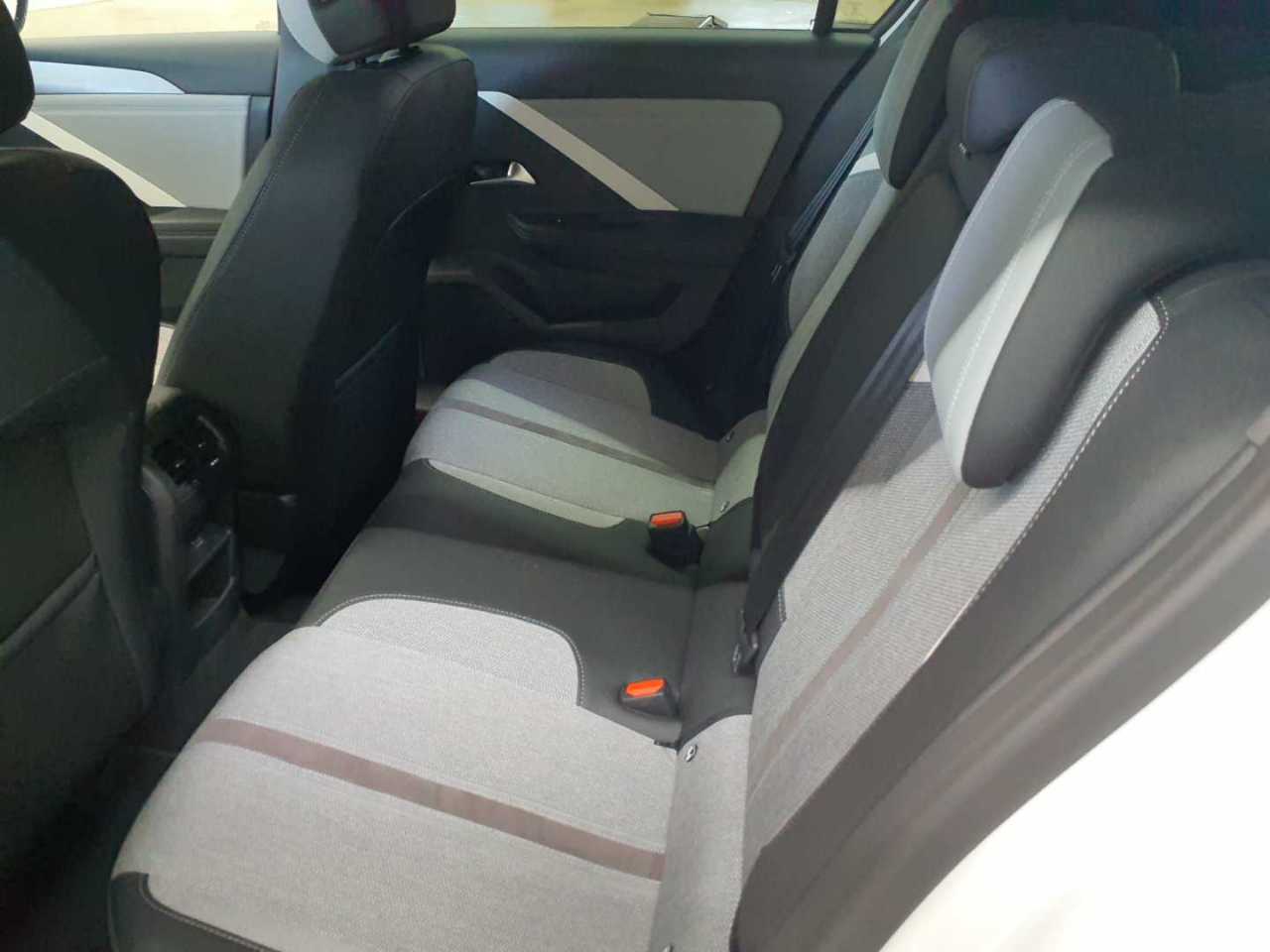 Opel Astra 1.2 Turbo Elegance 13