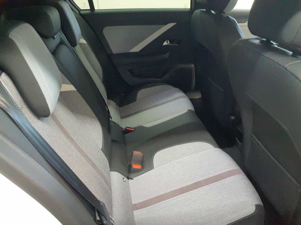 Opel Astra 1.2 Turbo Elegance 14