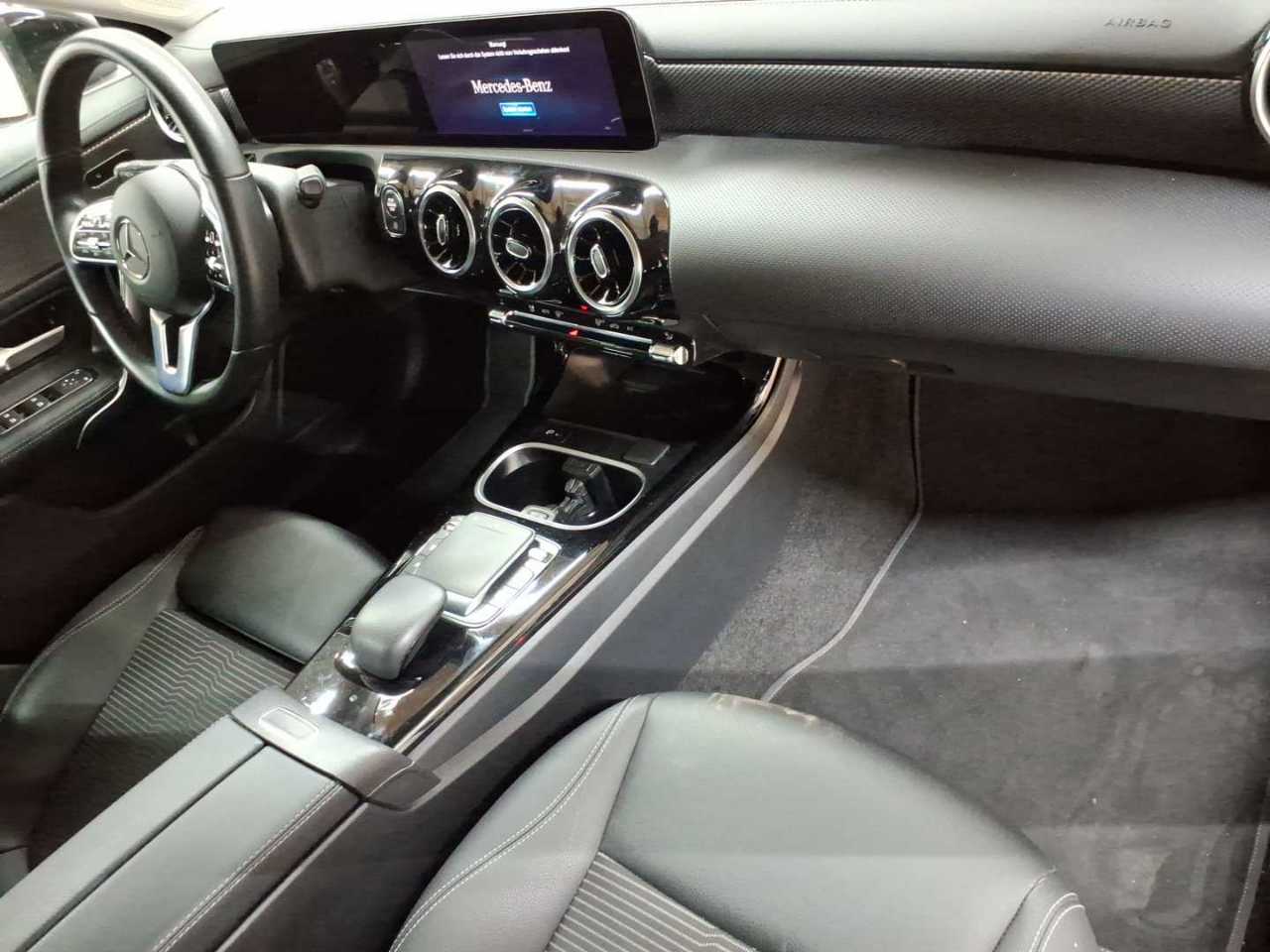 Mercedes-Benz CLA 200 d Shooting Brake 8G-DCT Progressive 9