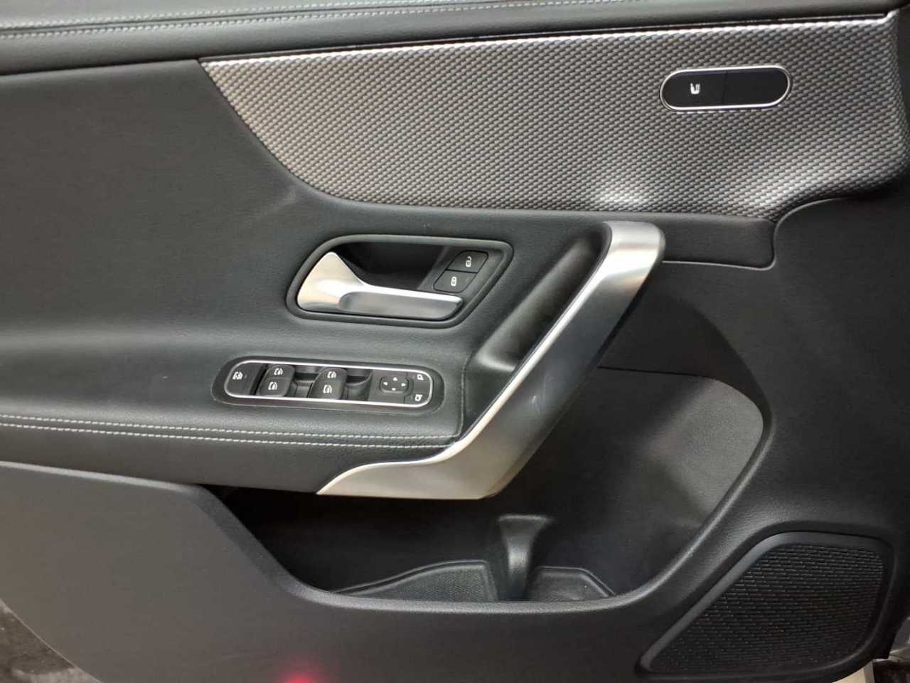 Mercedes-Benz CLA 200 d Shooting Brake 8G-DCT Progressive 17