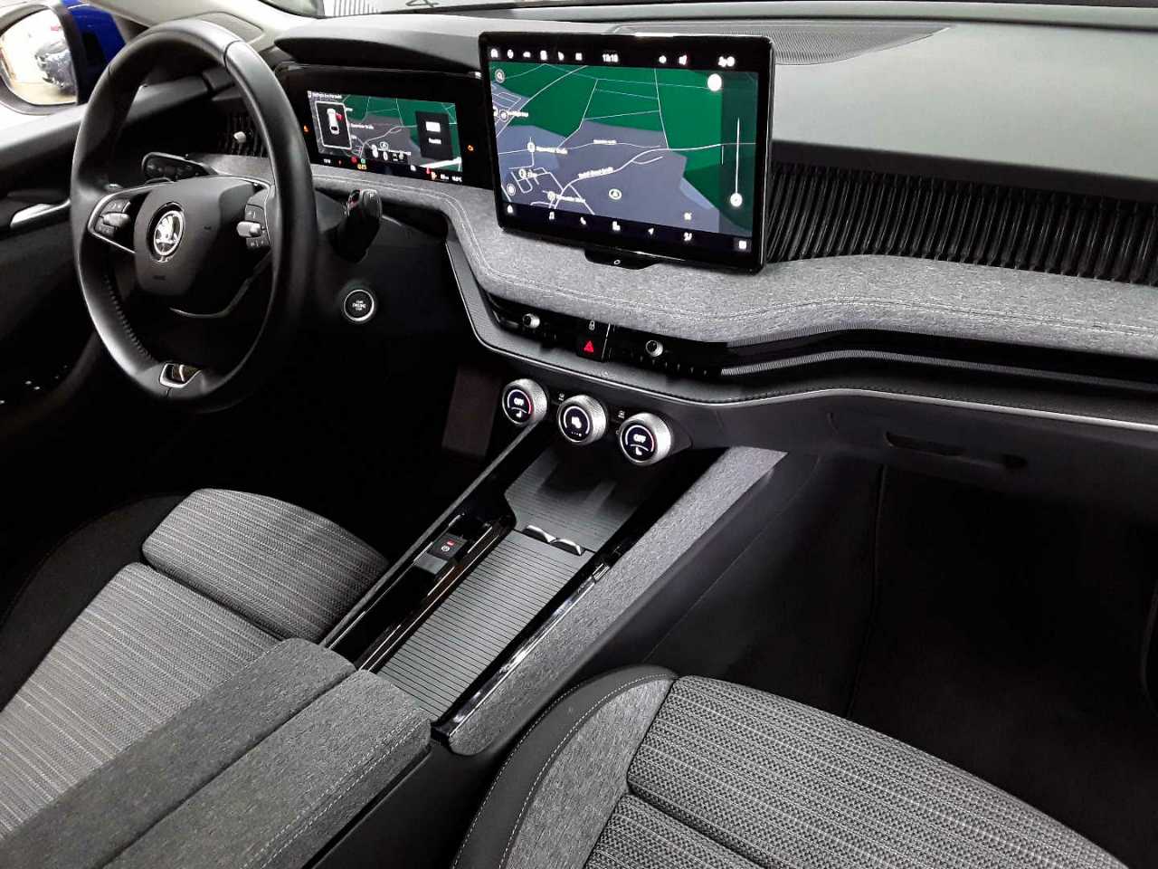 Skoda Superb Combi 2.0 TDI DSG Selection 9