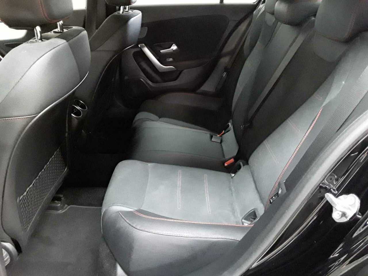 Mercedes-Benz A 250 e 8G-DCT AMG Line 13