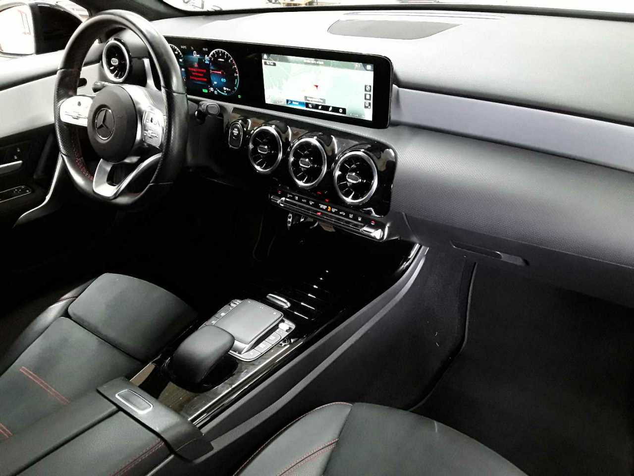 Mercedes-Benz A 250 e 8G-DCT AMG Line 9