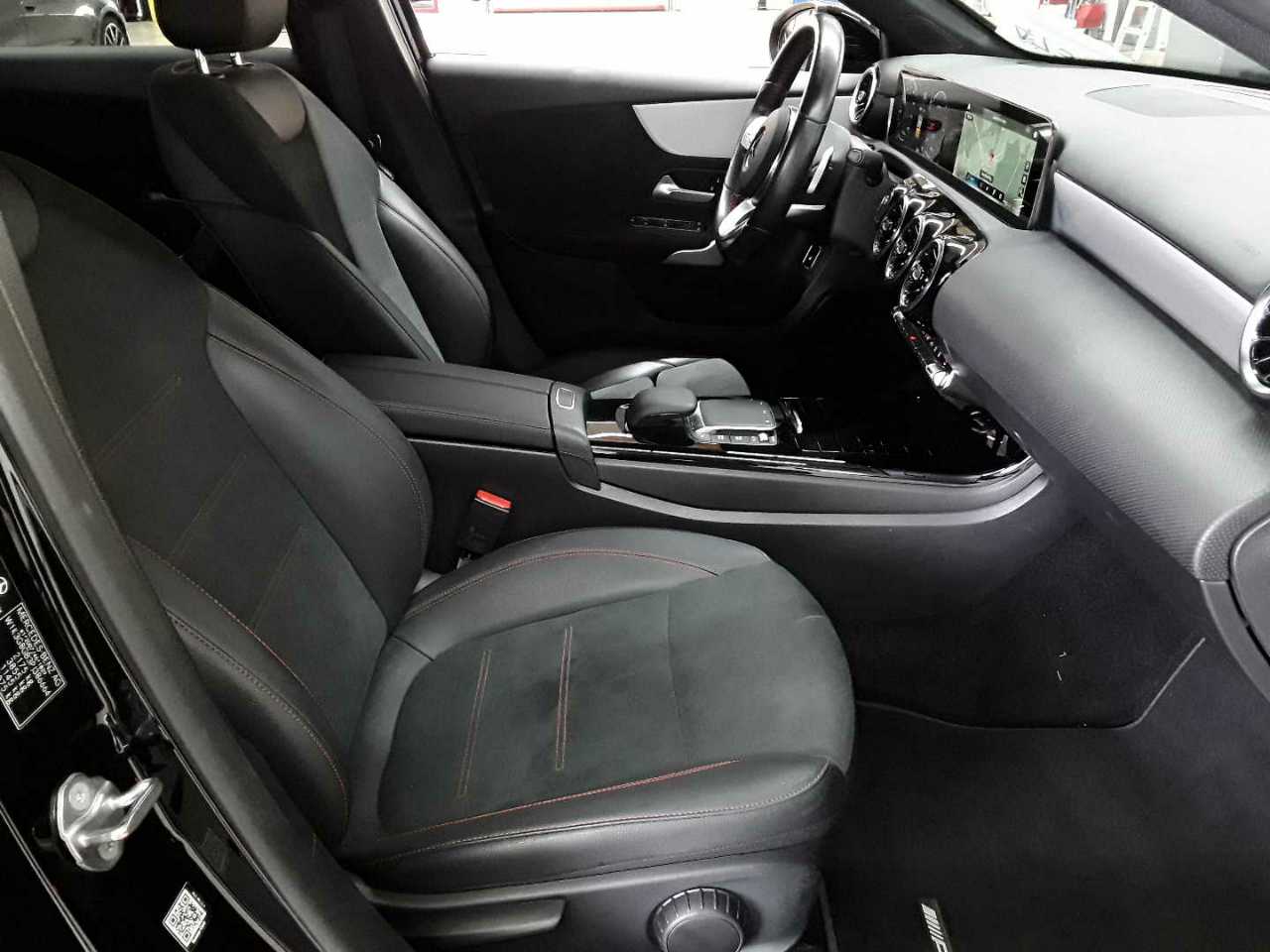 Mercedes-Benz A 250 e 8G-DCT AMG Line 8