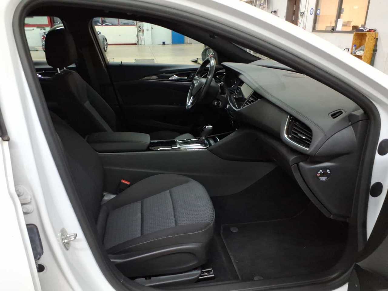 Opel Insignia Sports Tourer 2.0 Diesel Aut. Elegance 8