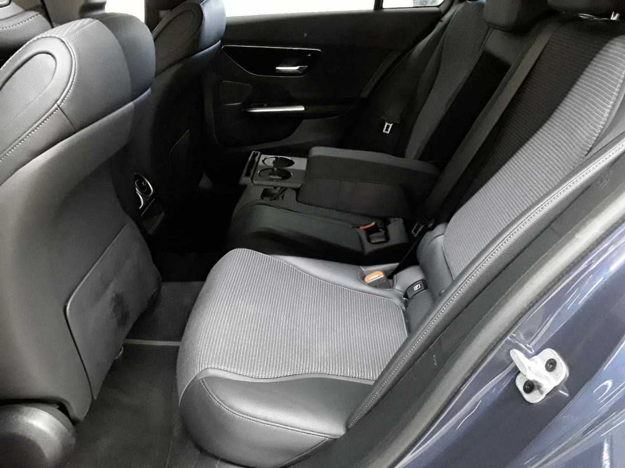 Mercedes-Benz C 300 e T 9G-TRONIC Avantgarde 13