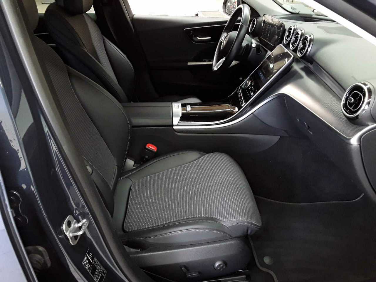 Mercedes-Benz C 300 e T 9G-TRONIC Avantgarde 8