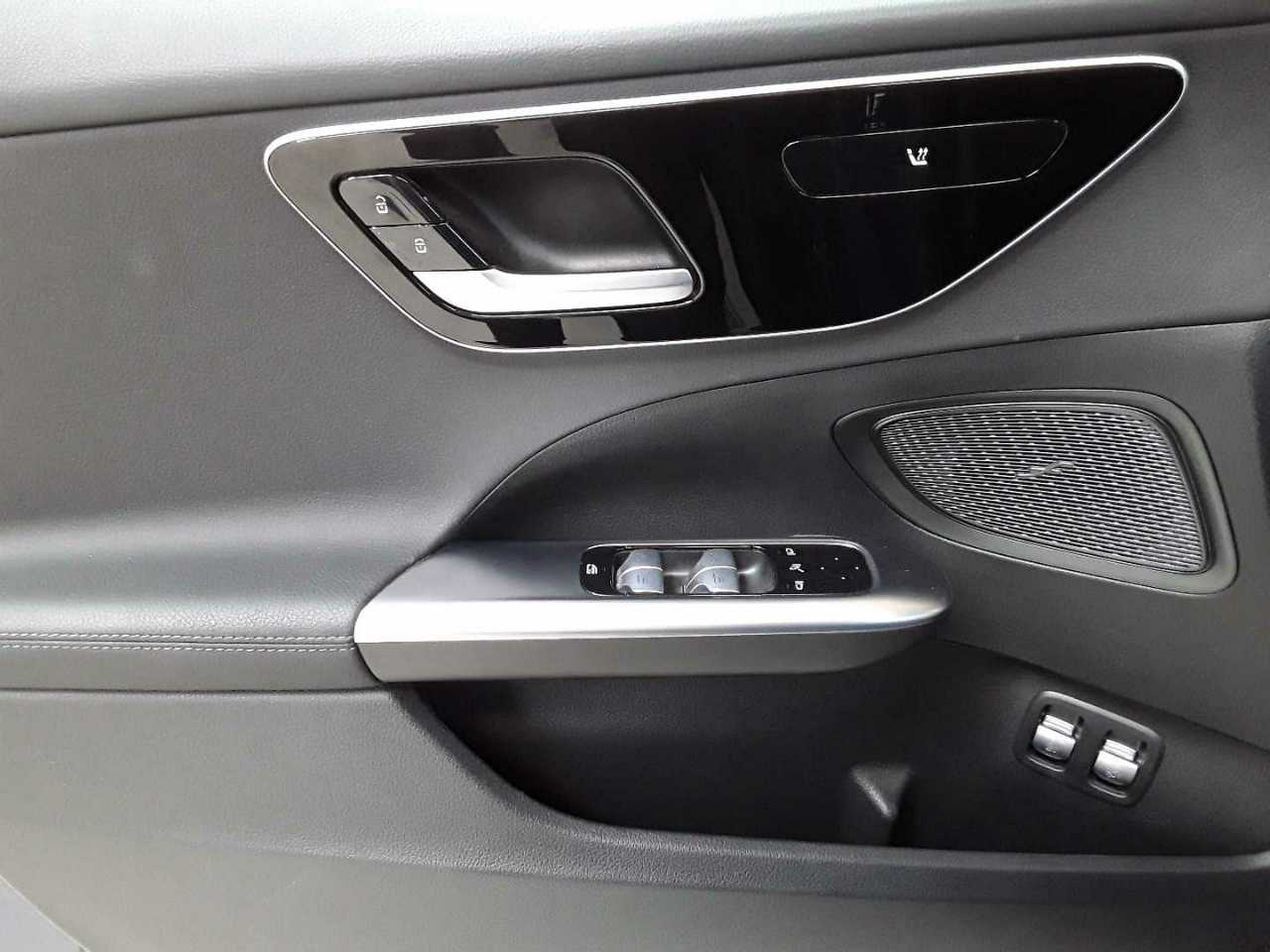 Mercedes-Benz C 300 e T 9G-TRONIC Avantgarde 16