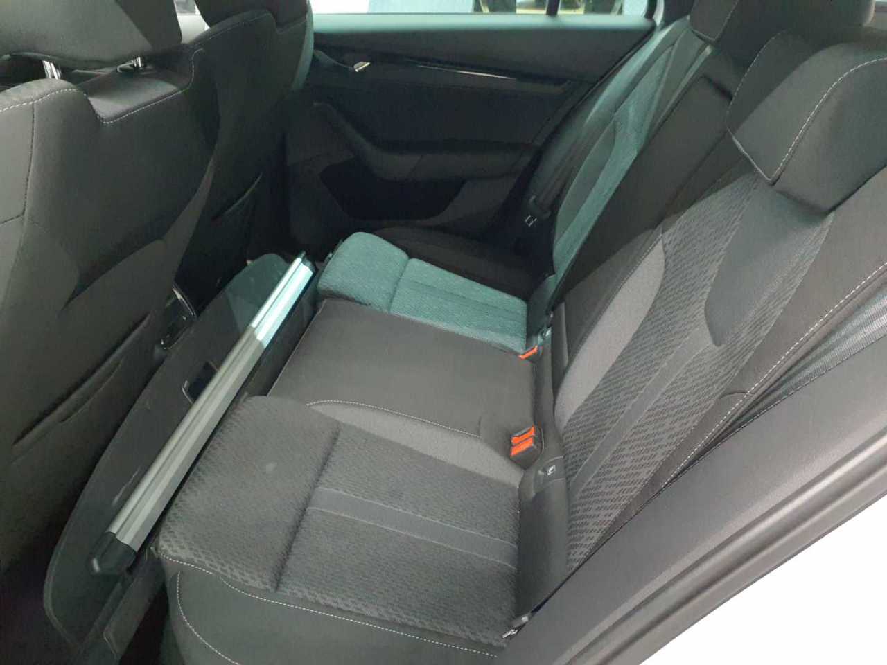 Skoda Octavia Combi 2.0 TDI DSG Clever 13