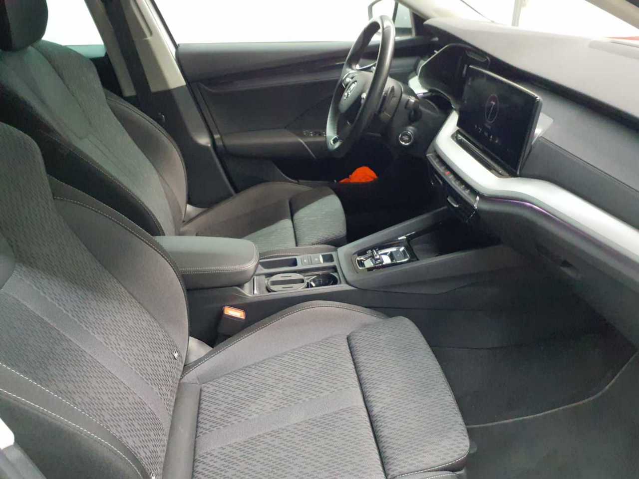 Skoda Octavia Combi 2.0 TDI DSG Clever 8