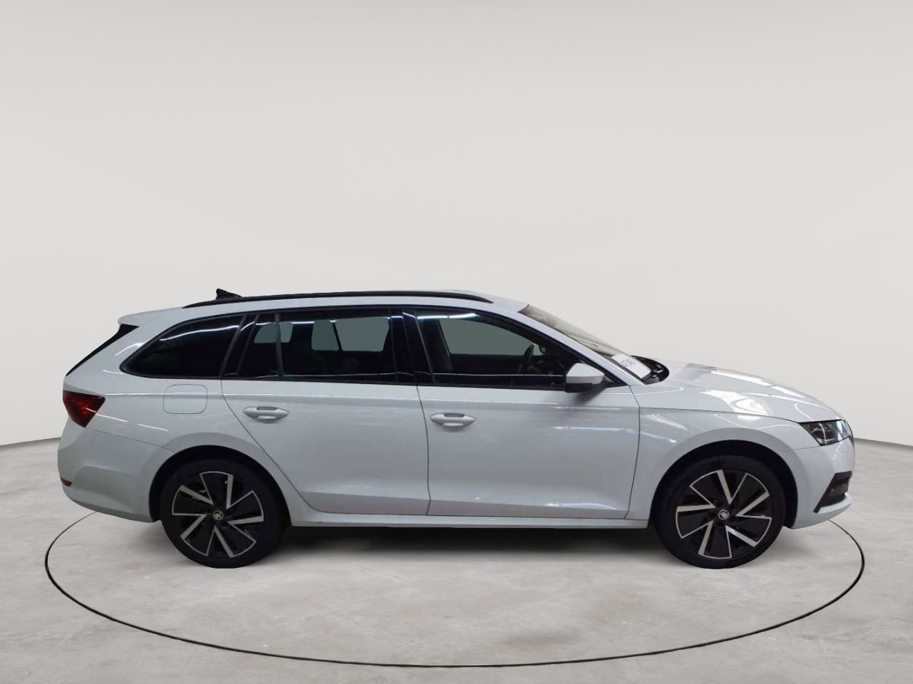 Skoda Octavia Combi 2.0 TDI DSG Clever 3