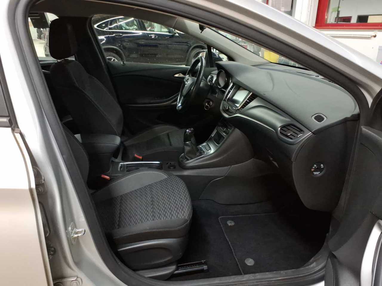 Opel Astra 1.2 Turbo Start/Stop Sports Tourer Edition 8