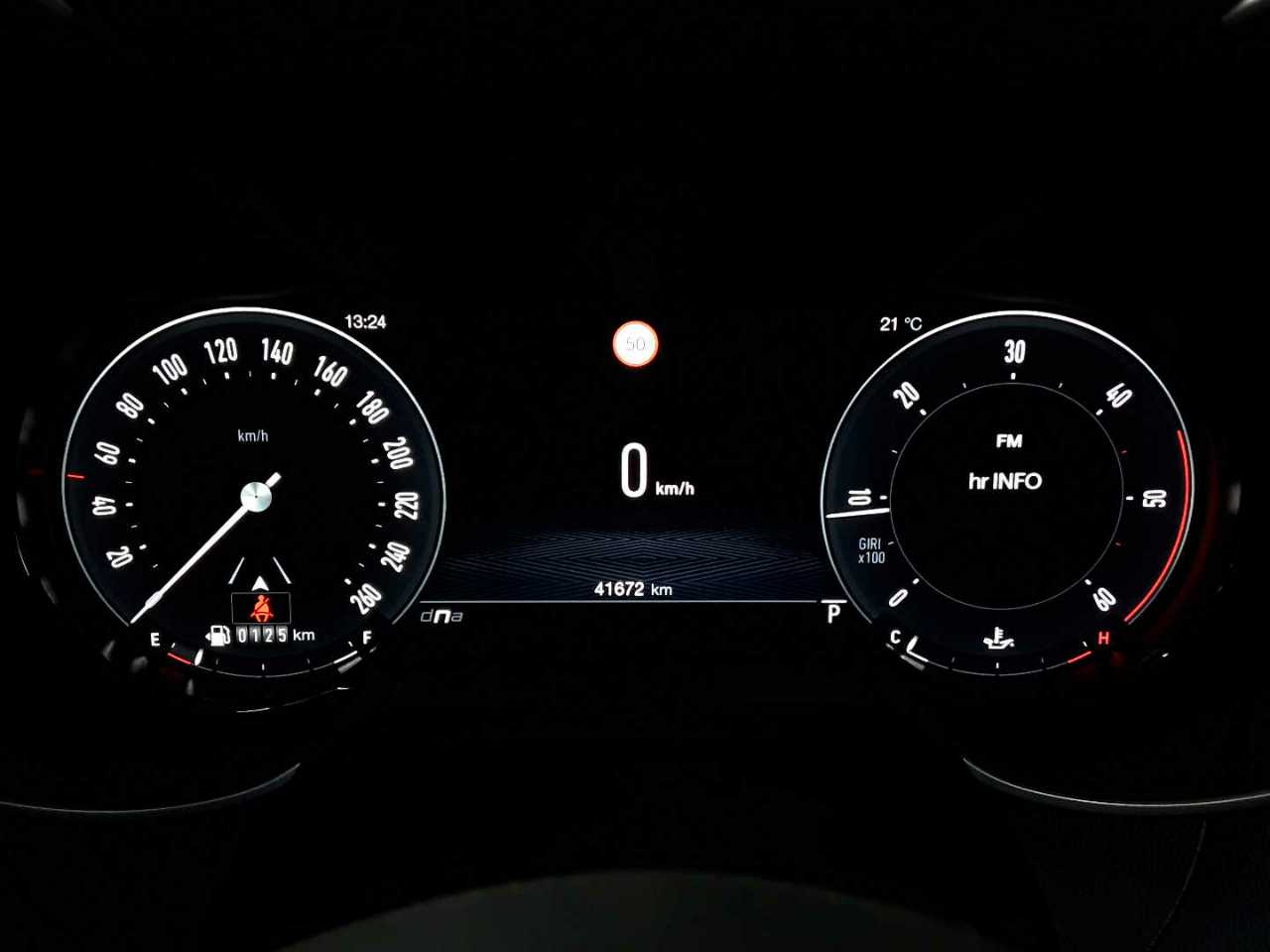 Alfa Romeo Giulia 2.2 Diesel AT8-Q4 Sprint 11