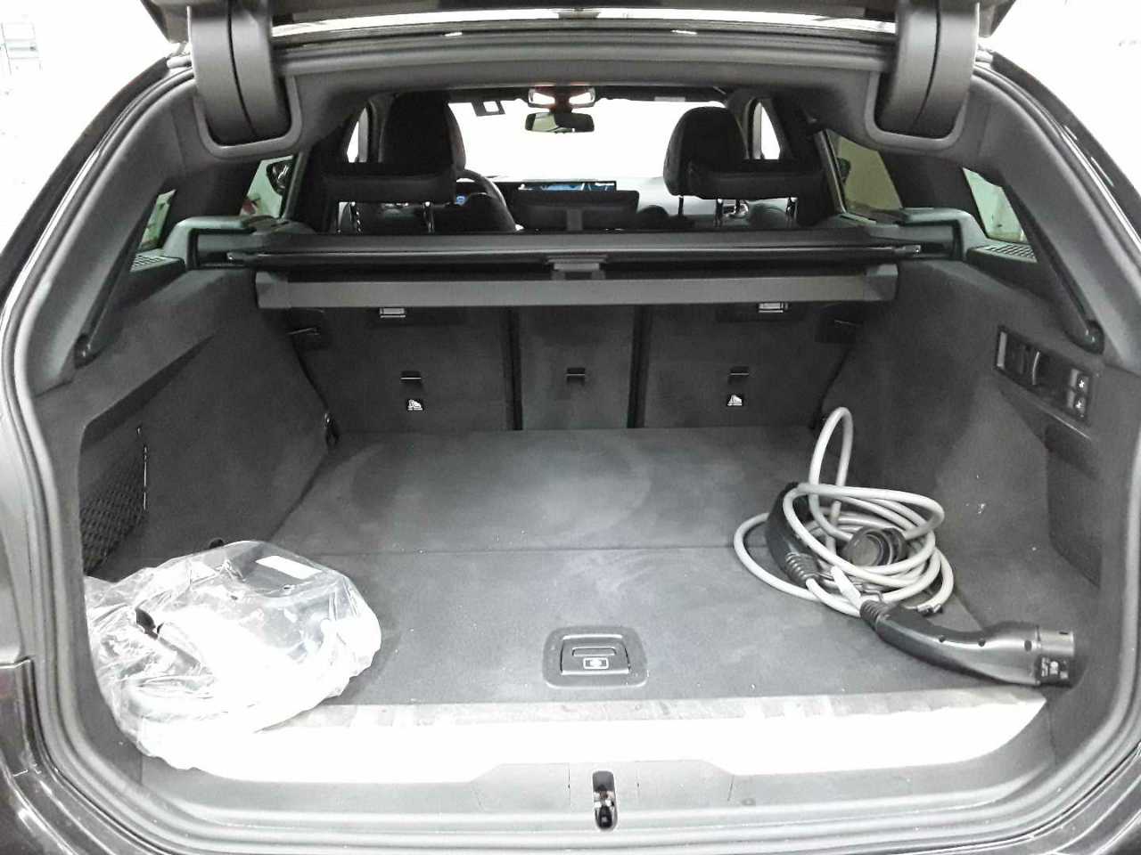 Bmw 330e Touring Aut. 15