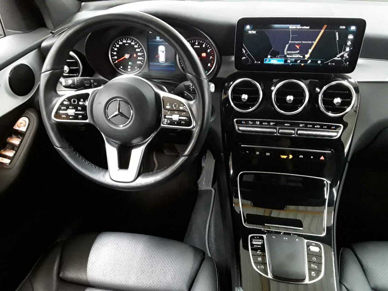 Mercedes-Benz GLC 300 4Matic 9G-TRONIC 10