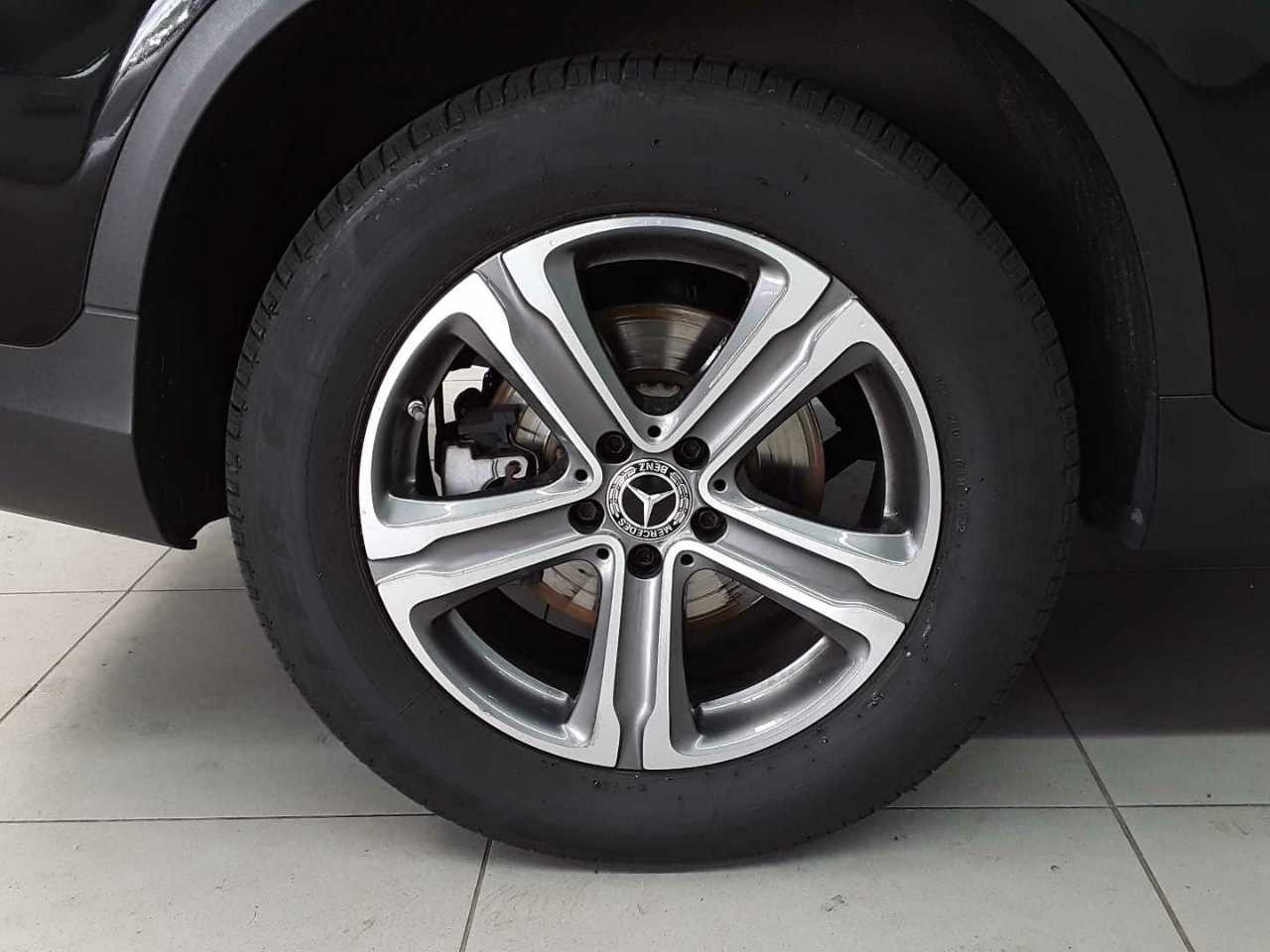 Mercedes-Benz GLC 300 4Matic 9G-TRONIC 19