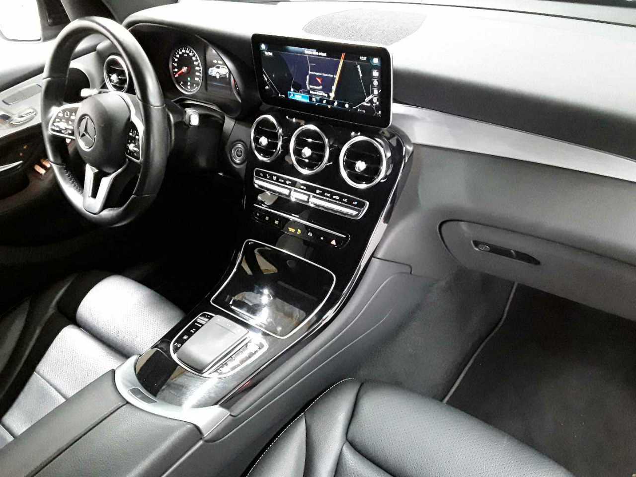 Mercedes-Benz GLC 300 4Matic 9G-TRONIC 9